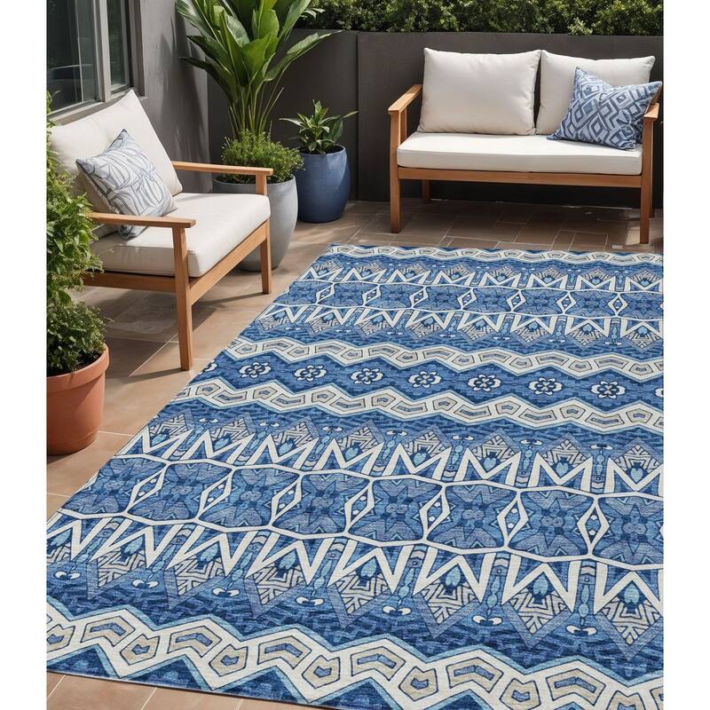 HomeRoots Moroccan Transitional Rectangle Outdoor Rug - 5' X 8'
