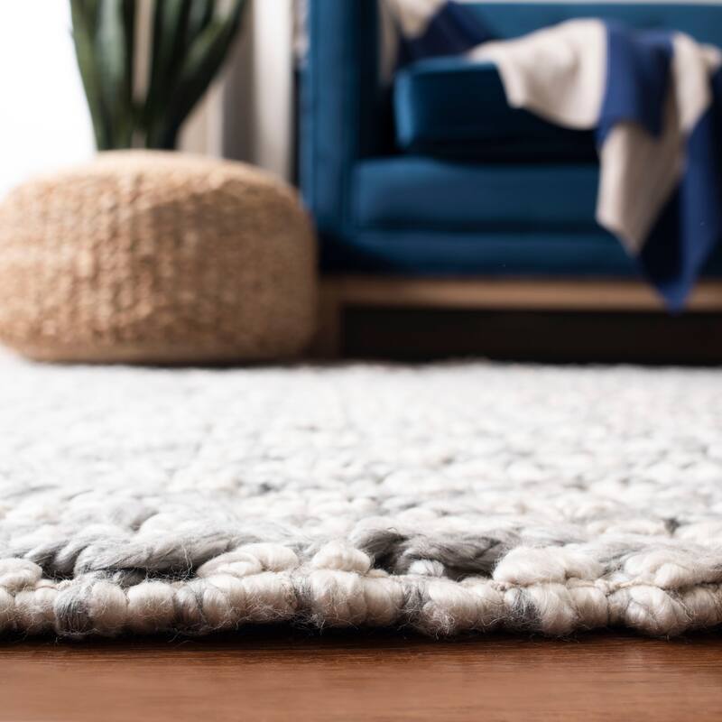 SAFAVIEH Handmade Natura Kumara Wool Rug