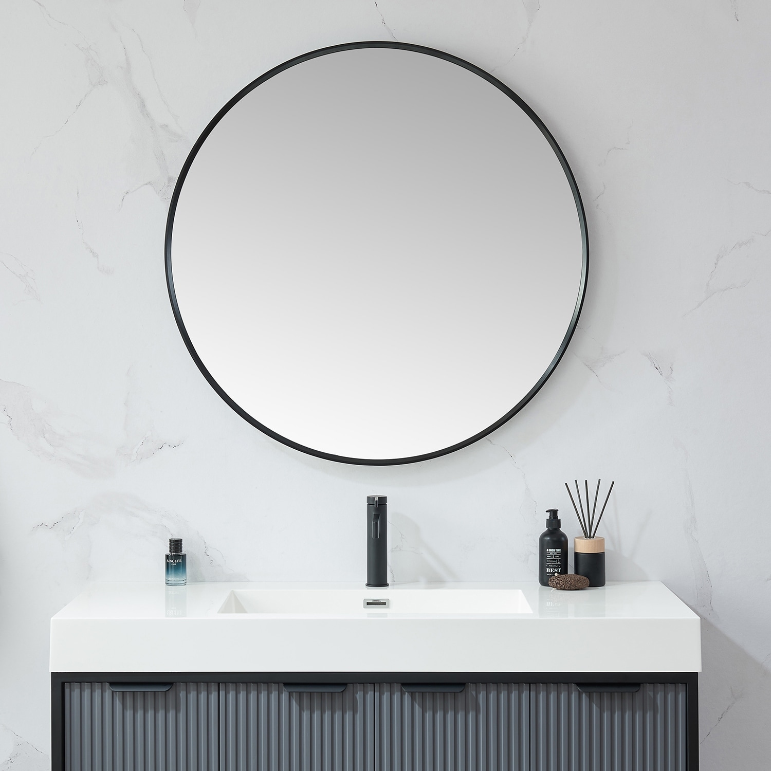 Vinnova Cascante Round Metal Wall Mirror
