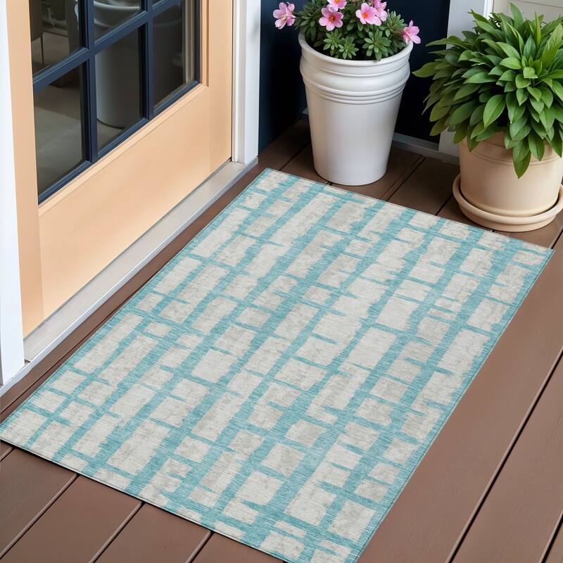 HomeRoots Striped Transitional Rectangle Outdoor Rug - 3' x 5'