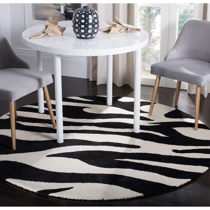 SAFAVIEH Handmade Soho Kasandra Zebra N.Z. Wool Rug - 6' Round - White/Black