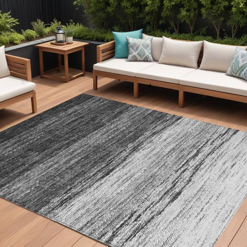 HomeRoots Ombre Transitional Rectangle Outdoor Rug - 8' X 10'