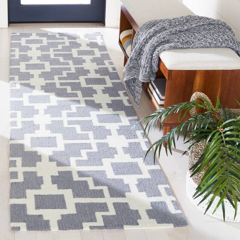 SAFAVIEH Handmade Four Seasons Dashamira Floral Rug - 2'3" x 8' Runner - Grey/Ivory
