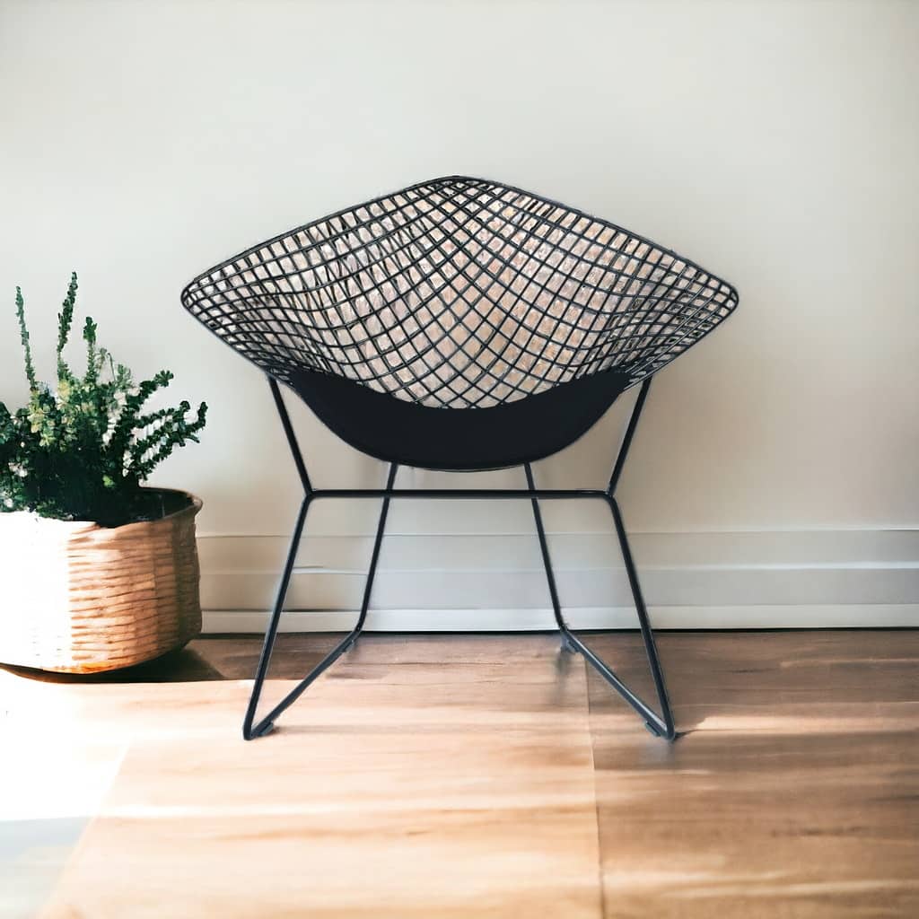 HomeRoots 32" Black Metal Lounge Chair with Pad - 32' X '31' X '25.5