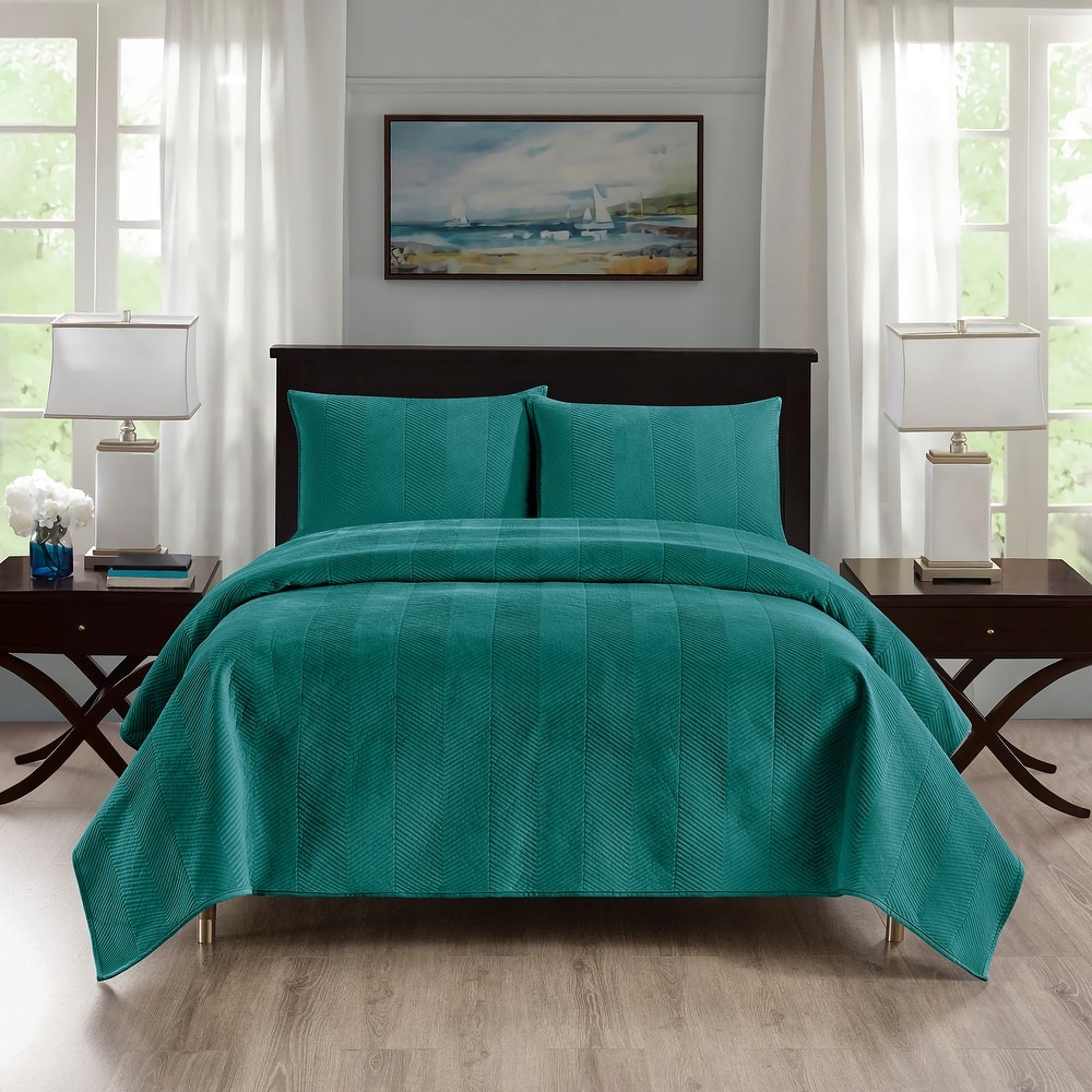 Pointehaven Heavy-Weight Oversized Chevron Design Velvet Quilt Sets