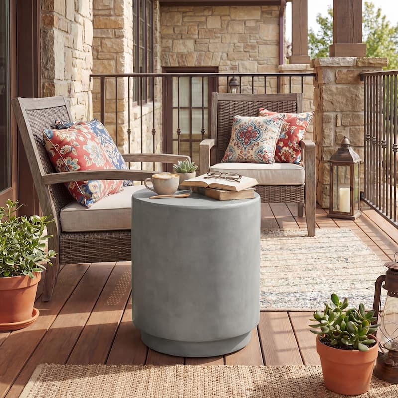 HOMCOM Lightweight Accent Table with Concrete Finish, Round Side Table with 4 Adjustable Feet for Indoor, Outdoor - Light Grey