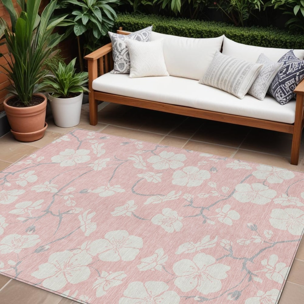 HomeRoots Floral Transitional Rectangle Outdoor Rug