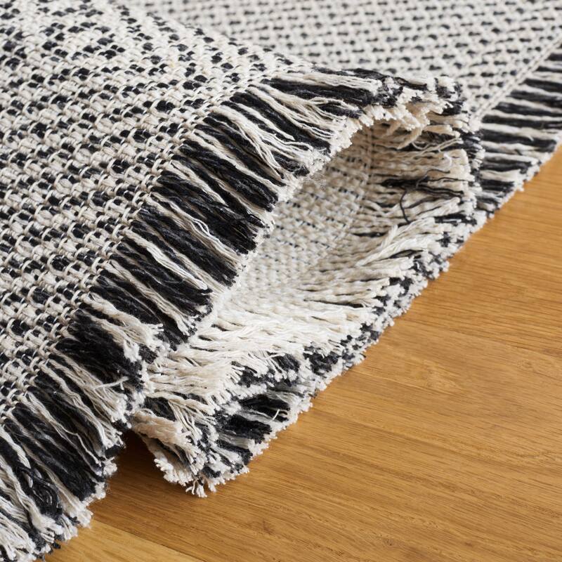 SAFAVIEH Augustine Mualla Boho Diamond Fringe Rug