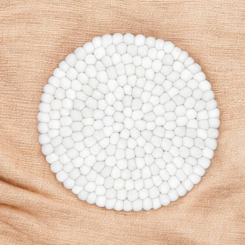 Wool Pom Chairpad/Trivet Dia 13.50 - A - WHITE