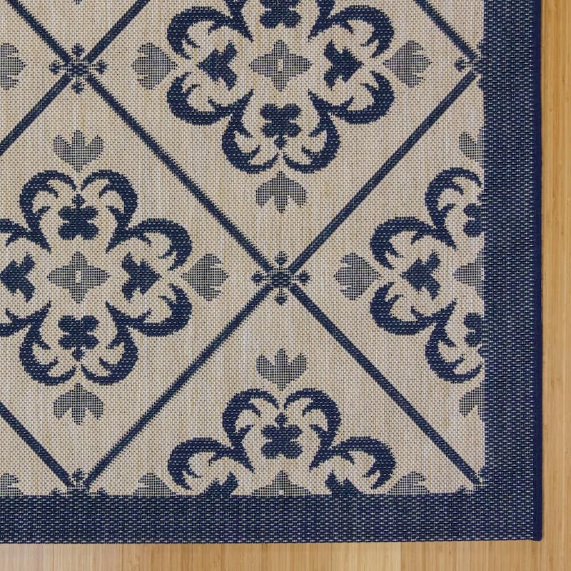 Gertmenian Solterra Bohemian Moroccan Global Weather Resistant Polypropylene Flatweave Indoor/ Outdoor Area Rug Collection