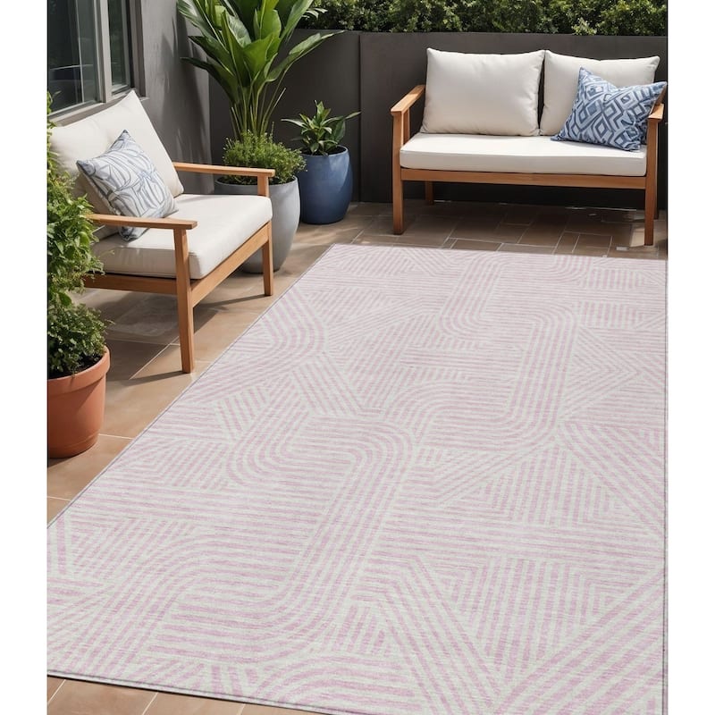 HomeRoots Abstract Transitional Rectangle Outdoor Rug - 5' X 8'