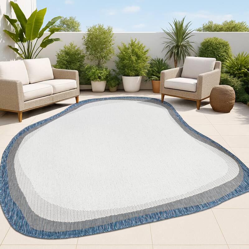 Wyatt Modern Rustic Abstract Indoor/Outdoor Shaped Area Rug