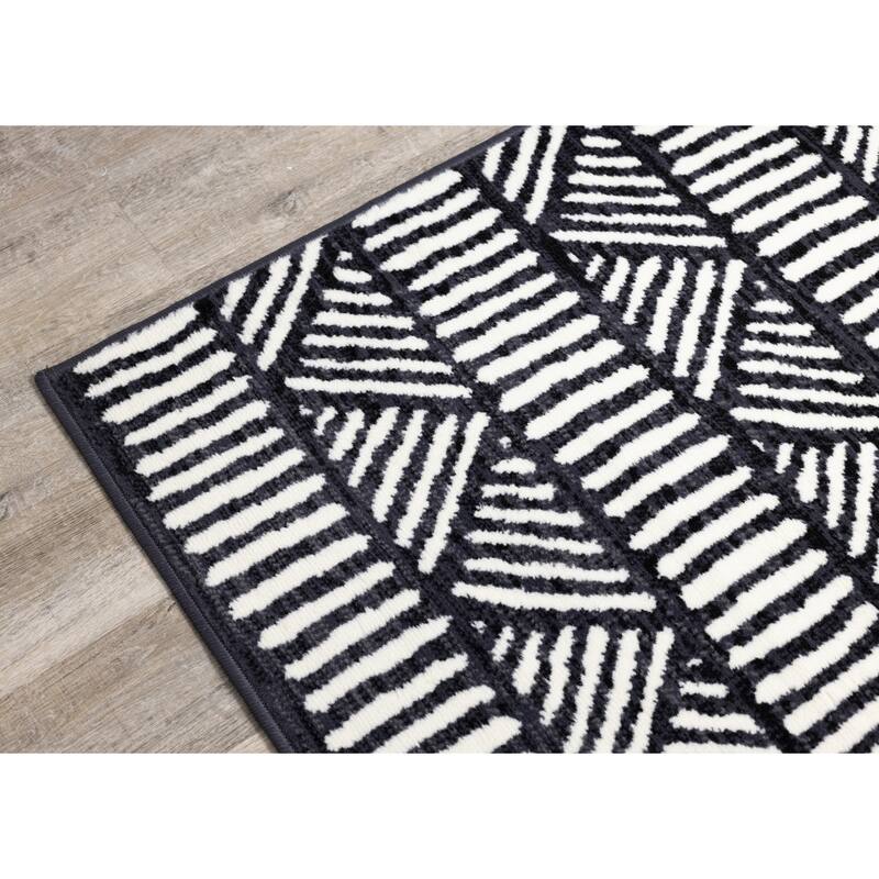Florence Collection - Black/White Tribal Striped Area Rug - 4'7" x 6'7"