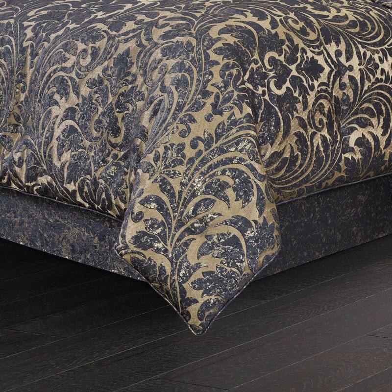 J. Queen New York Glimmerstone Comforter Set - California King