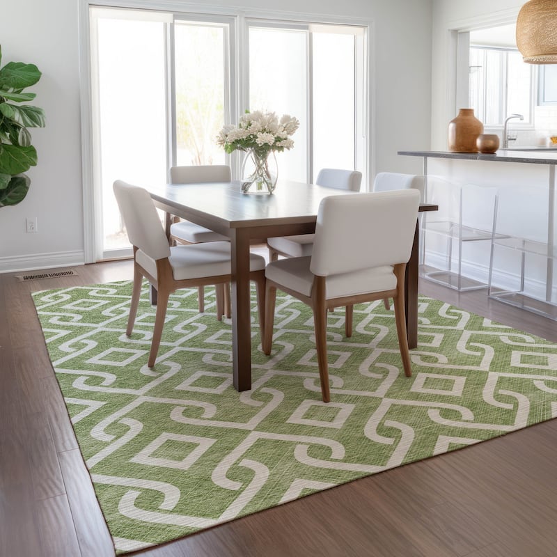 Machine Washable Indoor/ Outdoor Chantille Scroll Trellis Rug