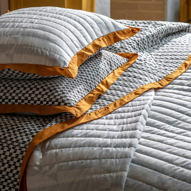 Novogratz by Utica Waverly Tile Gray Quilt Set