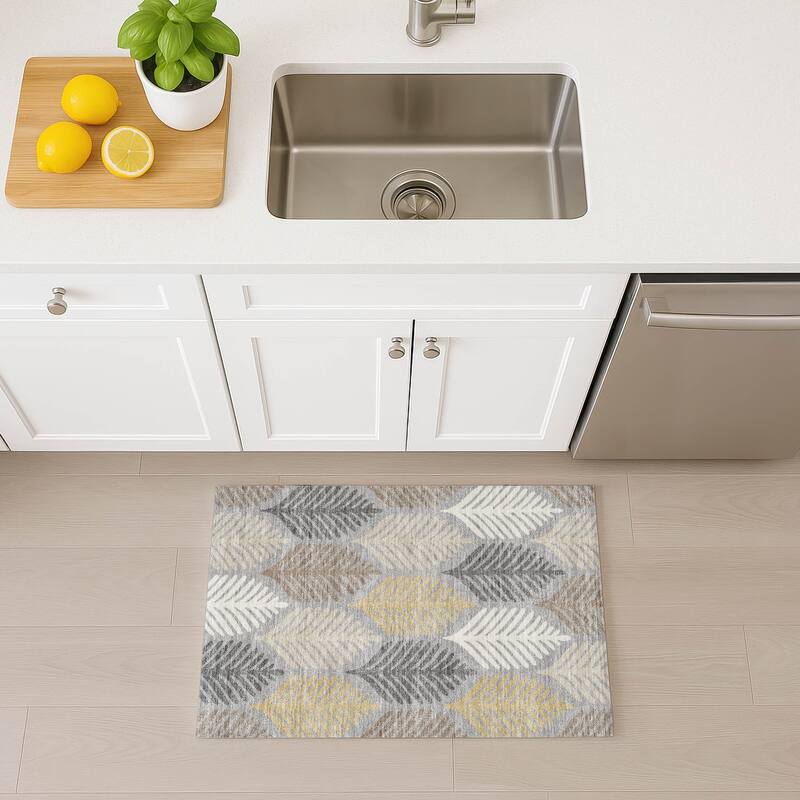 Machine Washable Indoor/ Outdoor Modern Fern Chantille Rug