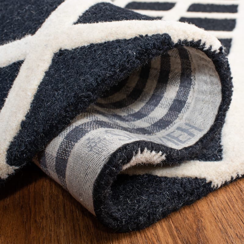 SAFAVIEH, Handmade Cambridge Siire Moroccan Trellis Wool Rug