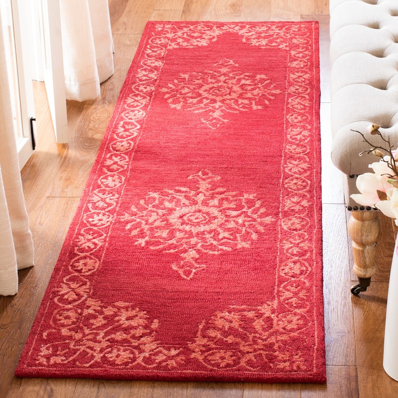 SAFAVIEH Handmade Dip Dye Skylar Vintage Boho Wool Rug - 2'3" x 8' Runner - Red