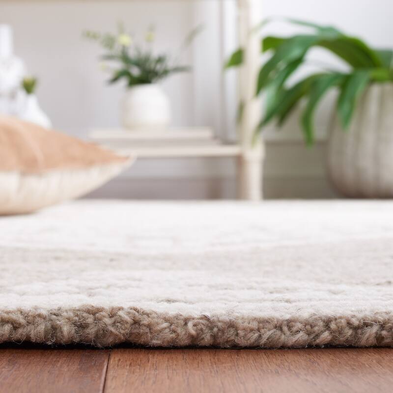 SAFAVIEH Handmade Abstract Kalyani Medallion Wool Rug