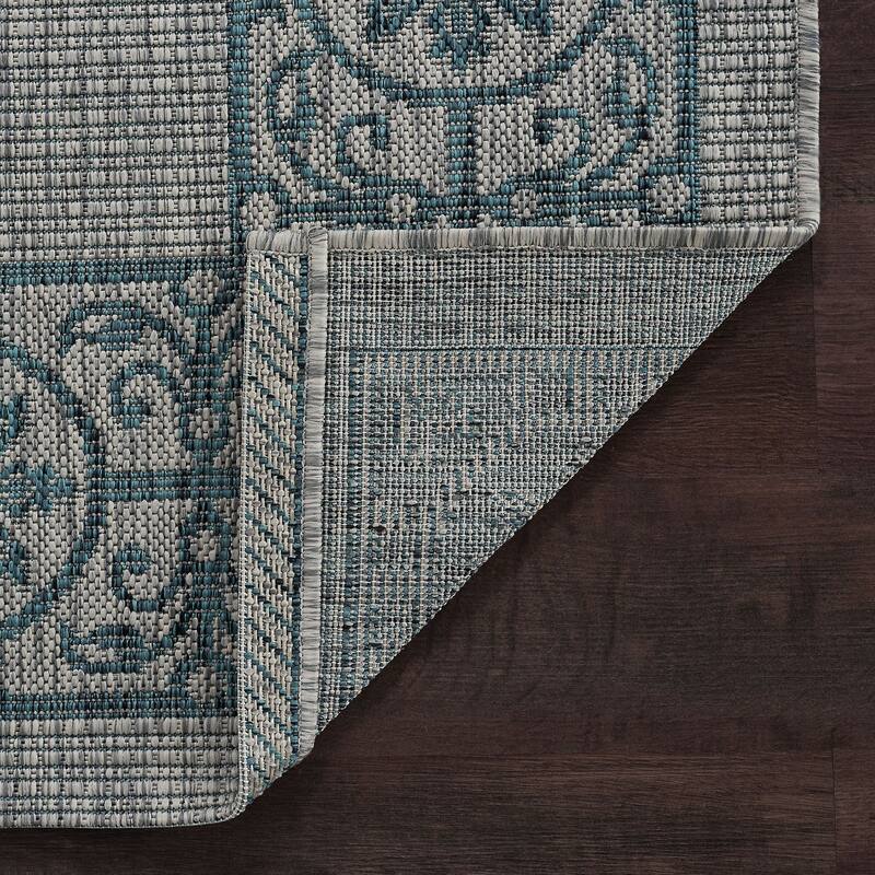 Colonnade Traditional Border Indoor/Outdoor Area Rug