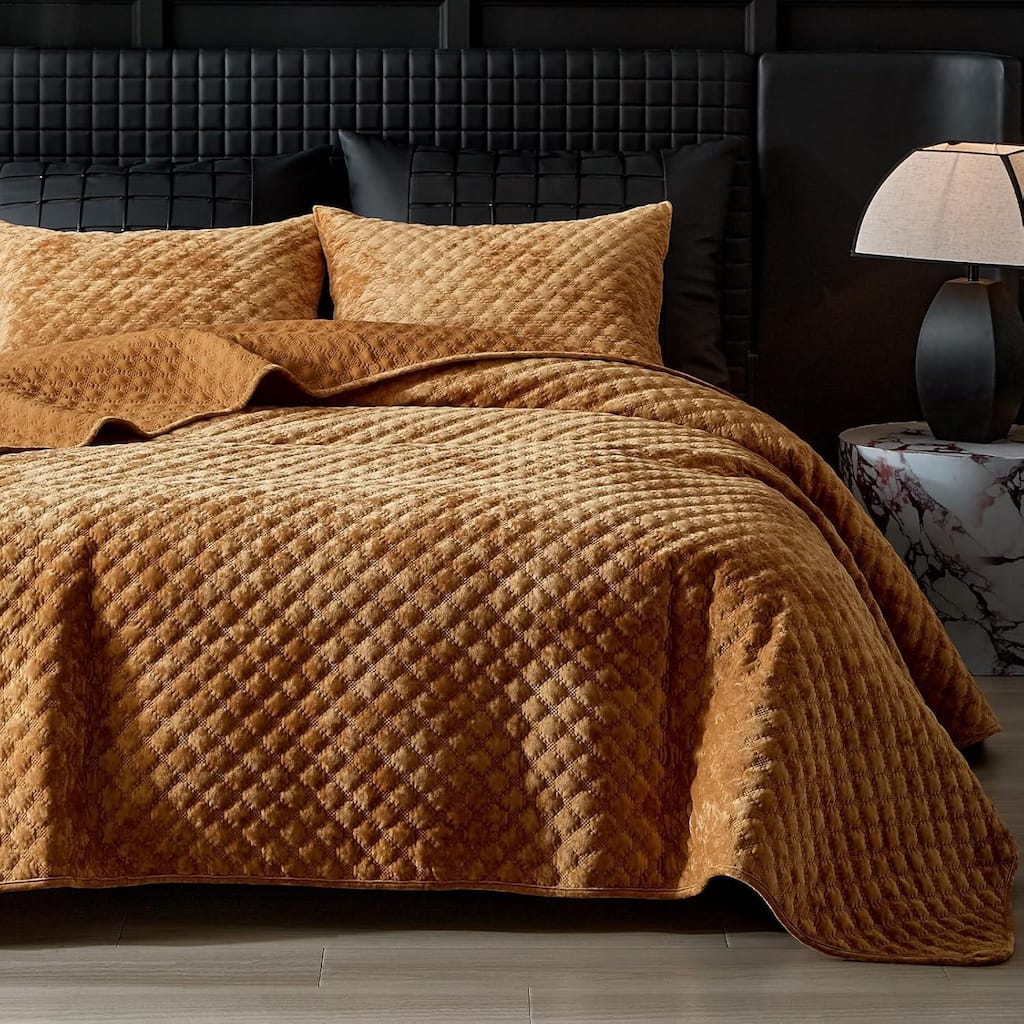 Zera Octa Gold 100% Velvet Quilt /Coverlet Set with Pillowcase