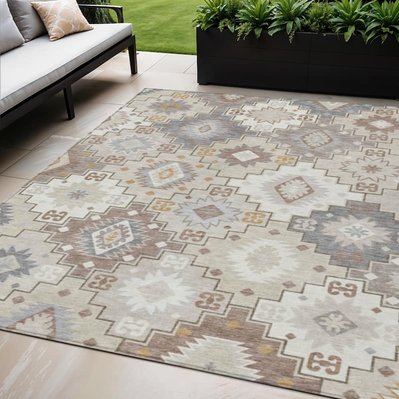 HomeRoots Southwestern Transitional Rectangle Outdoor Rug - 5' X 8'