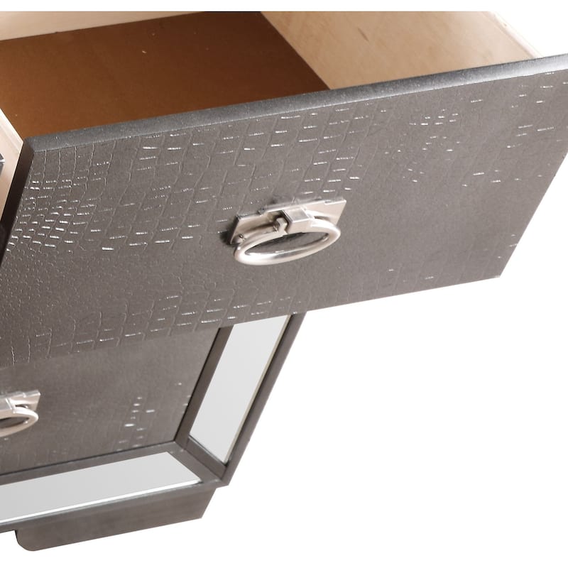 Holly Hills 8-drawer Dresser