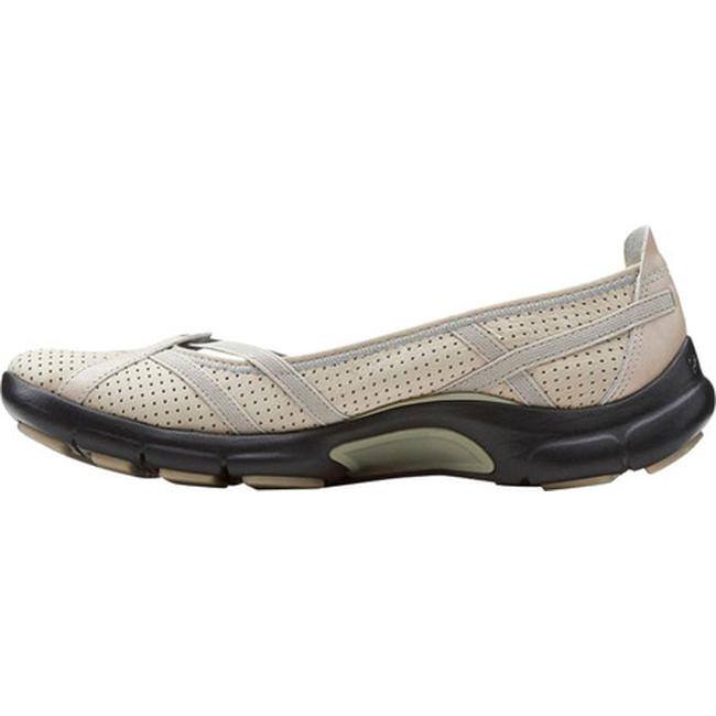 clarks women's berry loafer flat