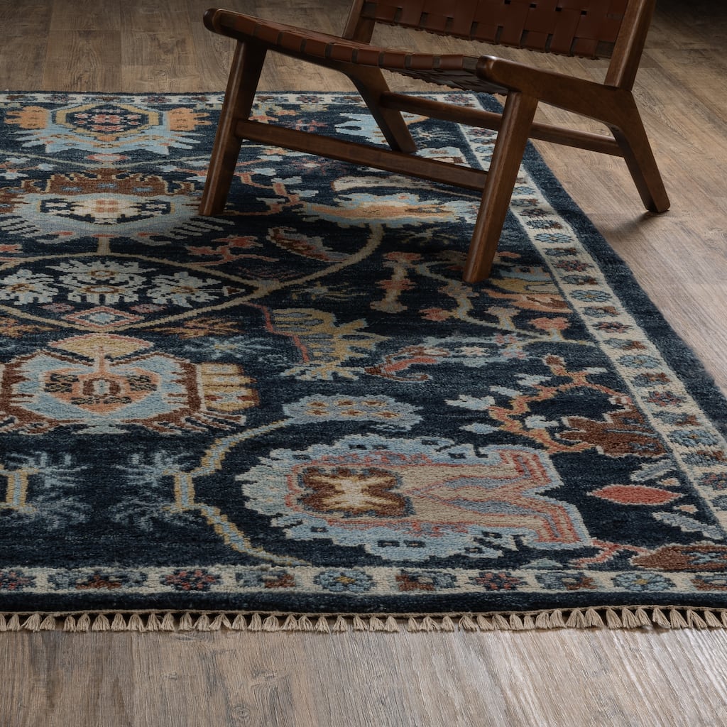 Maylin Traditional Oriental Navy/ Multi Area Rug