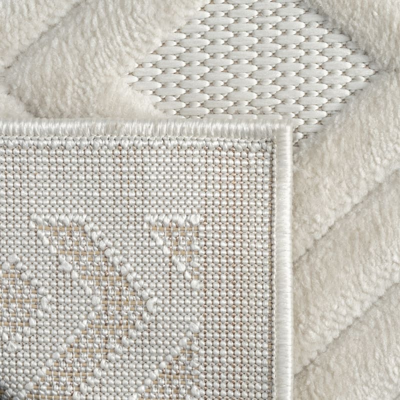 Sevita Modern Diamond Indoor/Outdoor Area Rug