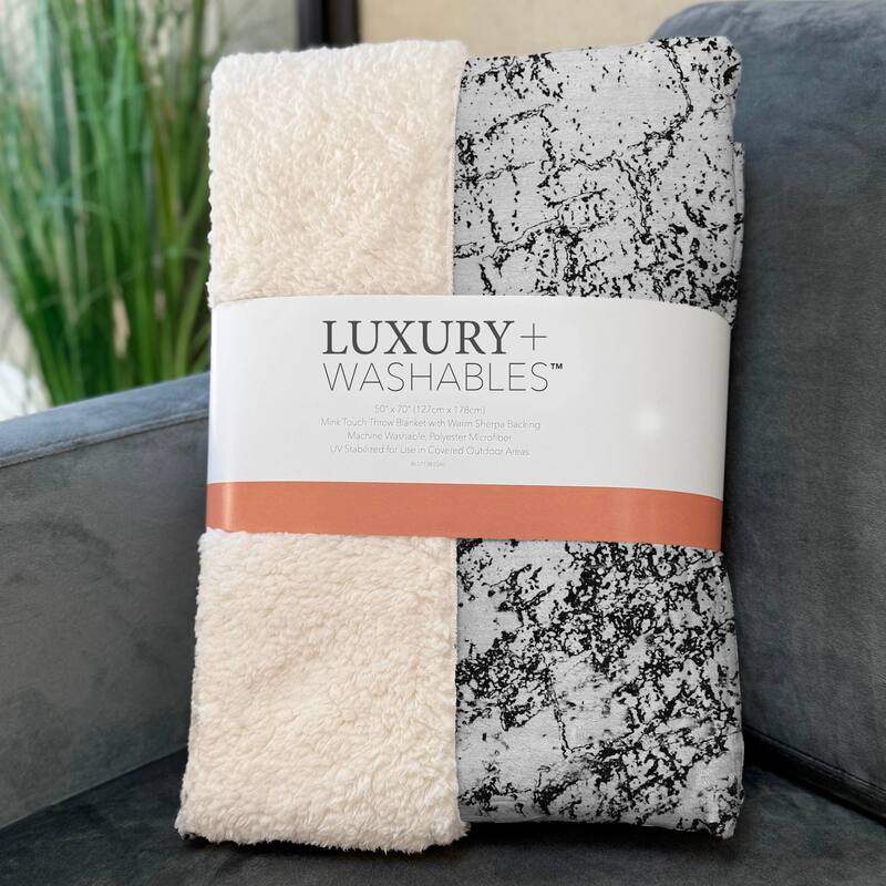 Premium Machine Washable Modern Crackle Sherpa Throw Blanket