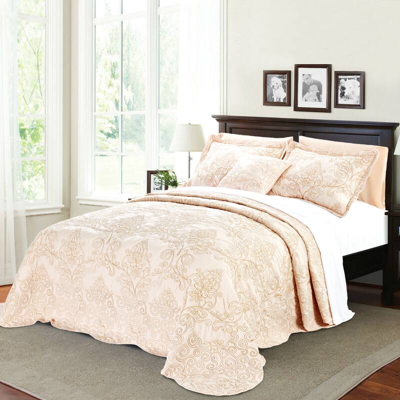 Serenta Damask Oversized 4-piece Bedspread Set