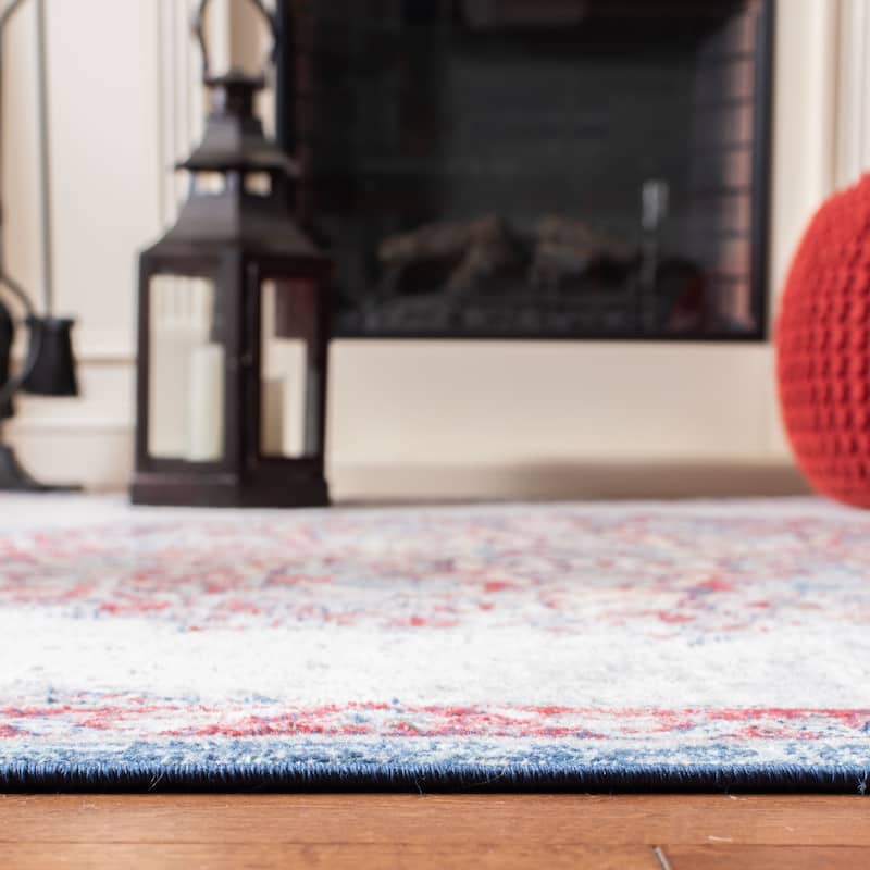 SAFAVIEH Brentwood Coralyne Traditional Oriental Rug