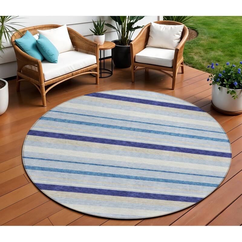 HomeRoots Striped Transitional Rectangle Outdoor Rug - 8' Round