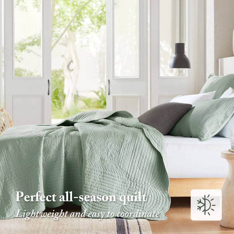 Madison Park Marino 3 Piece Reversible Scalloped Edge Quilt Set