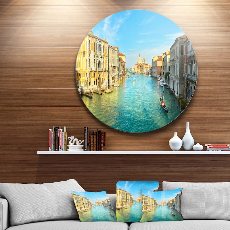 Designart 'Vibrant Evening Venice Italy' Cityscape Round Wall Art