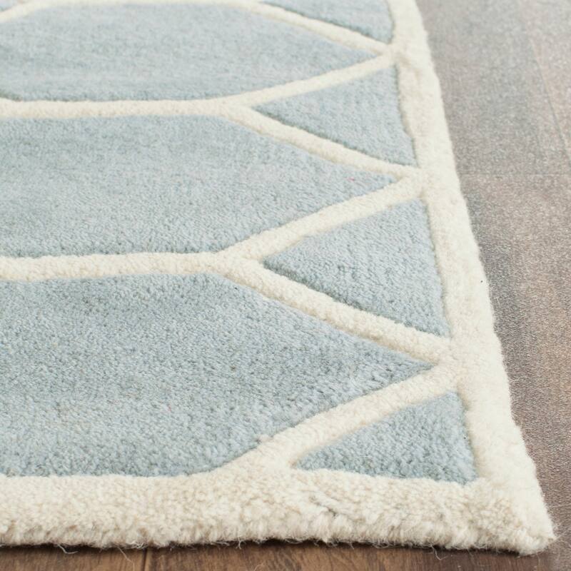 SAFAVIEH Handmade Chatham Urtza Modern Wool Rug