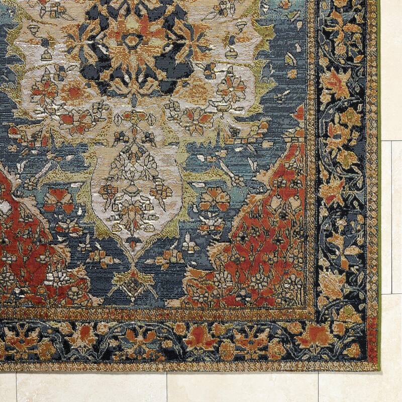 Livabliss Warsaw Traditional Indoor / Outdoor Area Rug