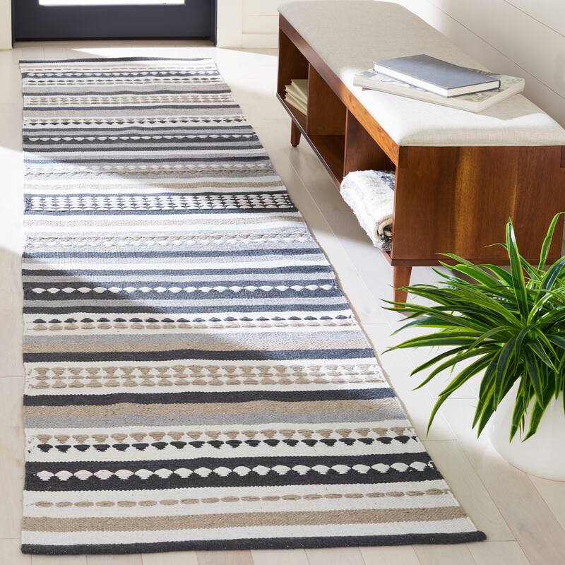 SAFAVIEH Handmade Montauk Nellwyn Cotton Rug - 2'3" x 9' Runner - Grey/Ivory