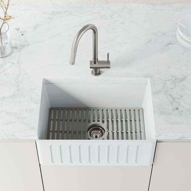 VIGO Gramercy 17" H Single Handle Pull-Down Spout Kitchen Faucet with Touchless Sensor