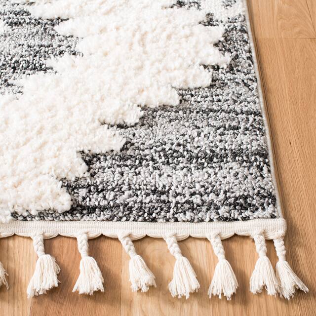 SAFAVIEH Moroccan Tassel Shag Iulieana Boho Tribal 2-inch Thick Rug