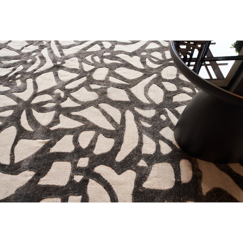 EXQUISITE RUGS Goudy Hand-loomed Wool/Bamboo Silk Ivory/Black Area Rug.