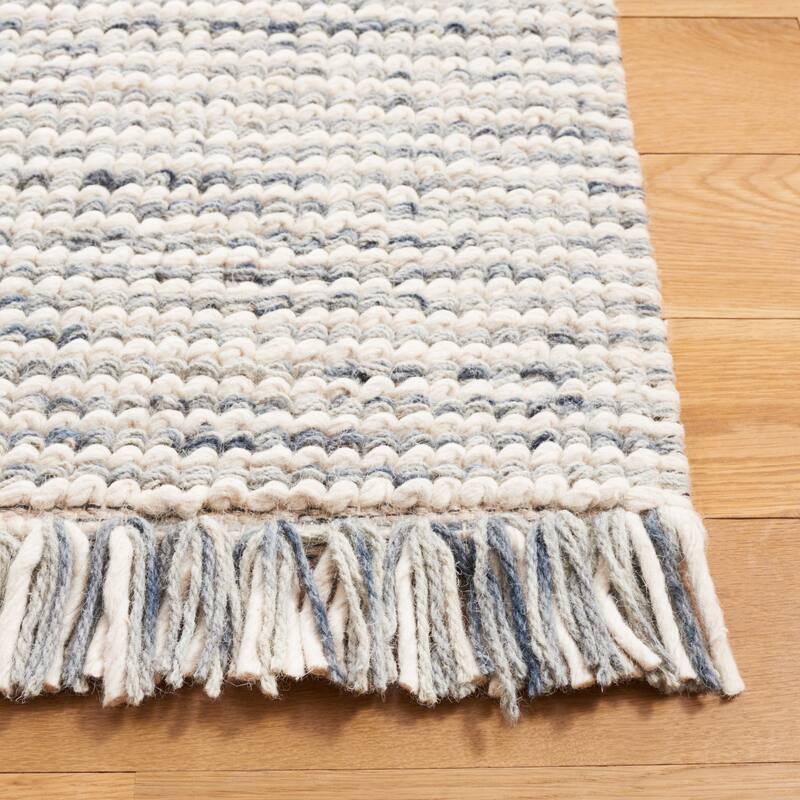 SAFAVIEH Natura Bernetta Wool Fringe Rug