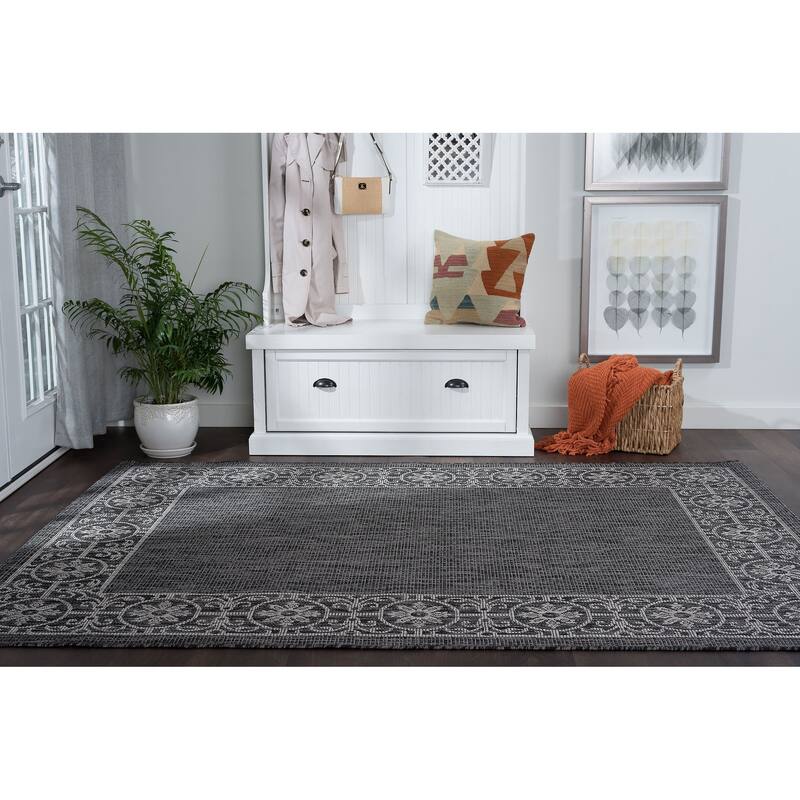 Colonnade Traditional Border Indoor/Outdoor Area Rug