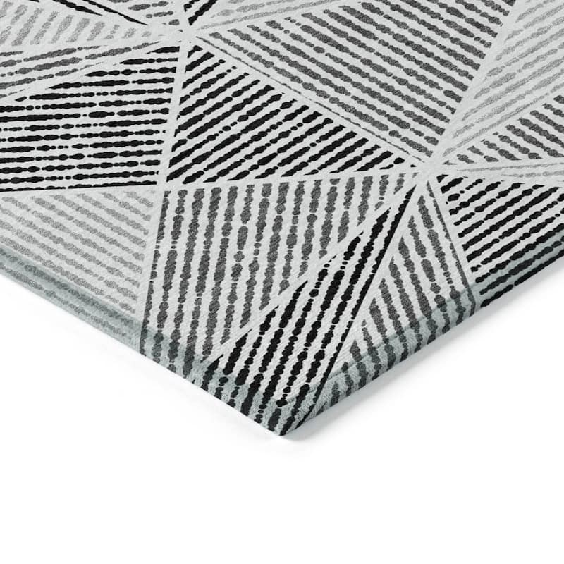 Machine Washable Indoor/ Outdoor Chantille Mosaic Geometric Rug