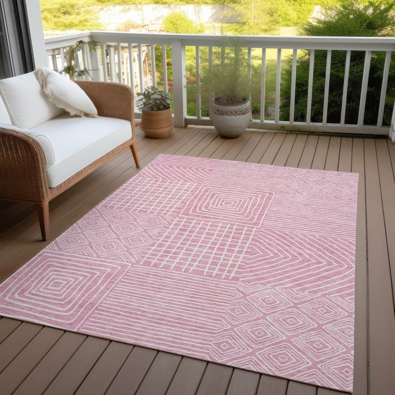 Machine Washable Indoor/ Outdoor Modern Mosaic Chantille Rug