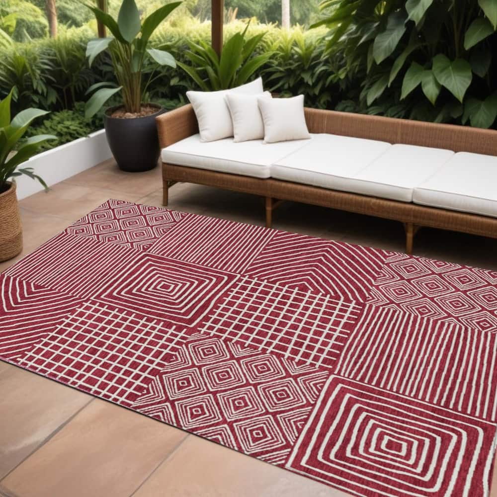 HomeRoots Geometric Transitional Rectangle Outdoor Rug