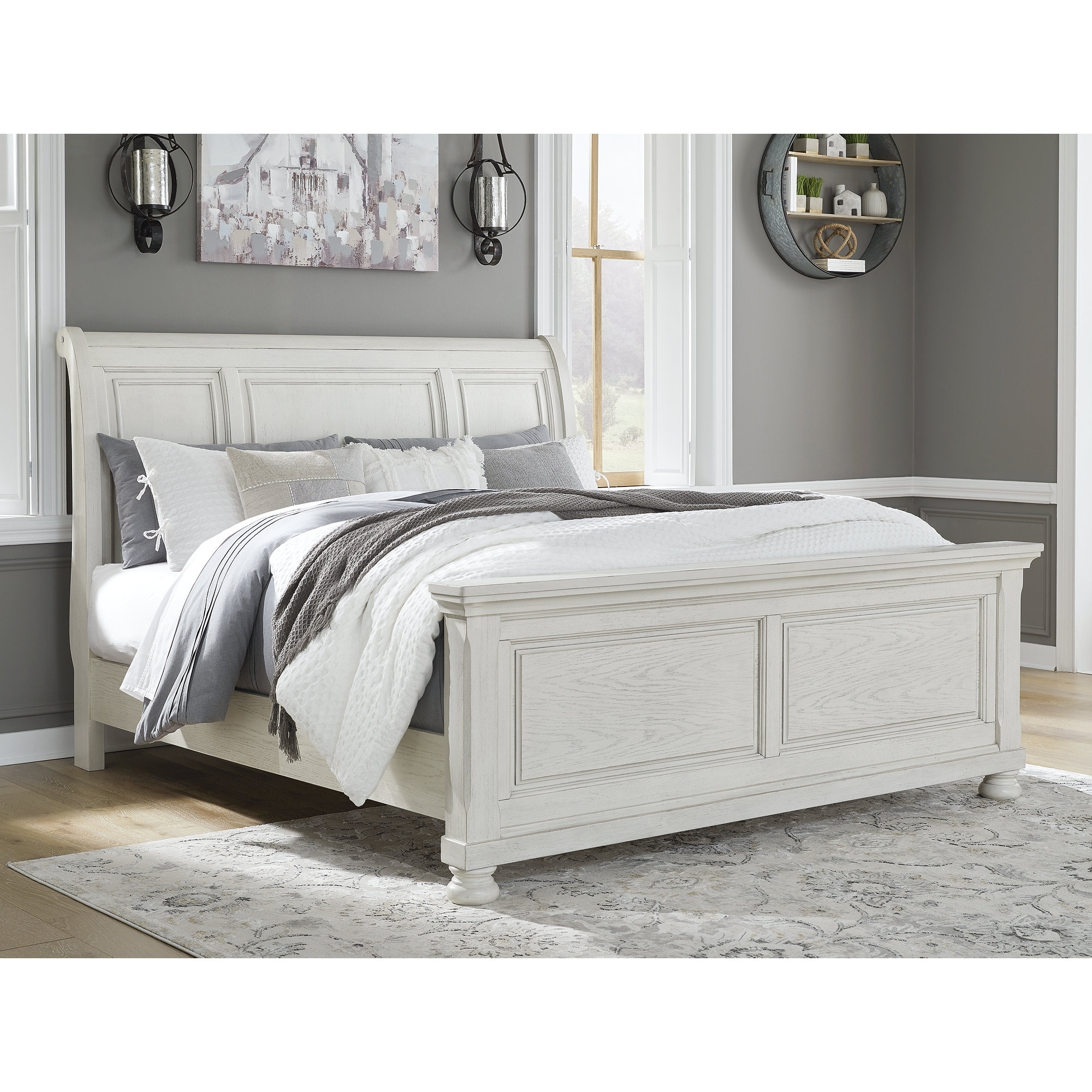 White sleigh sales bed queen