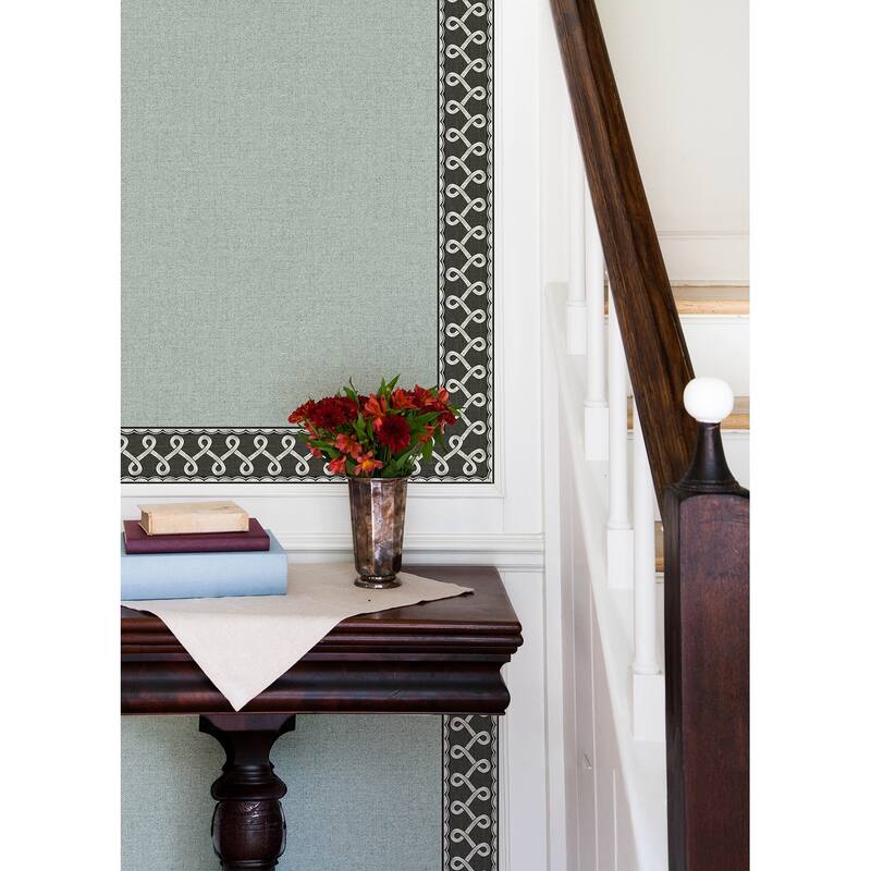 Chesapeake Scalloped Ribbon Black Trim Wall Border